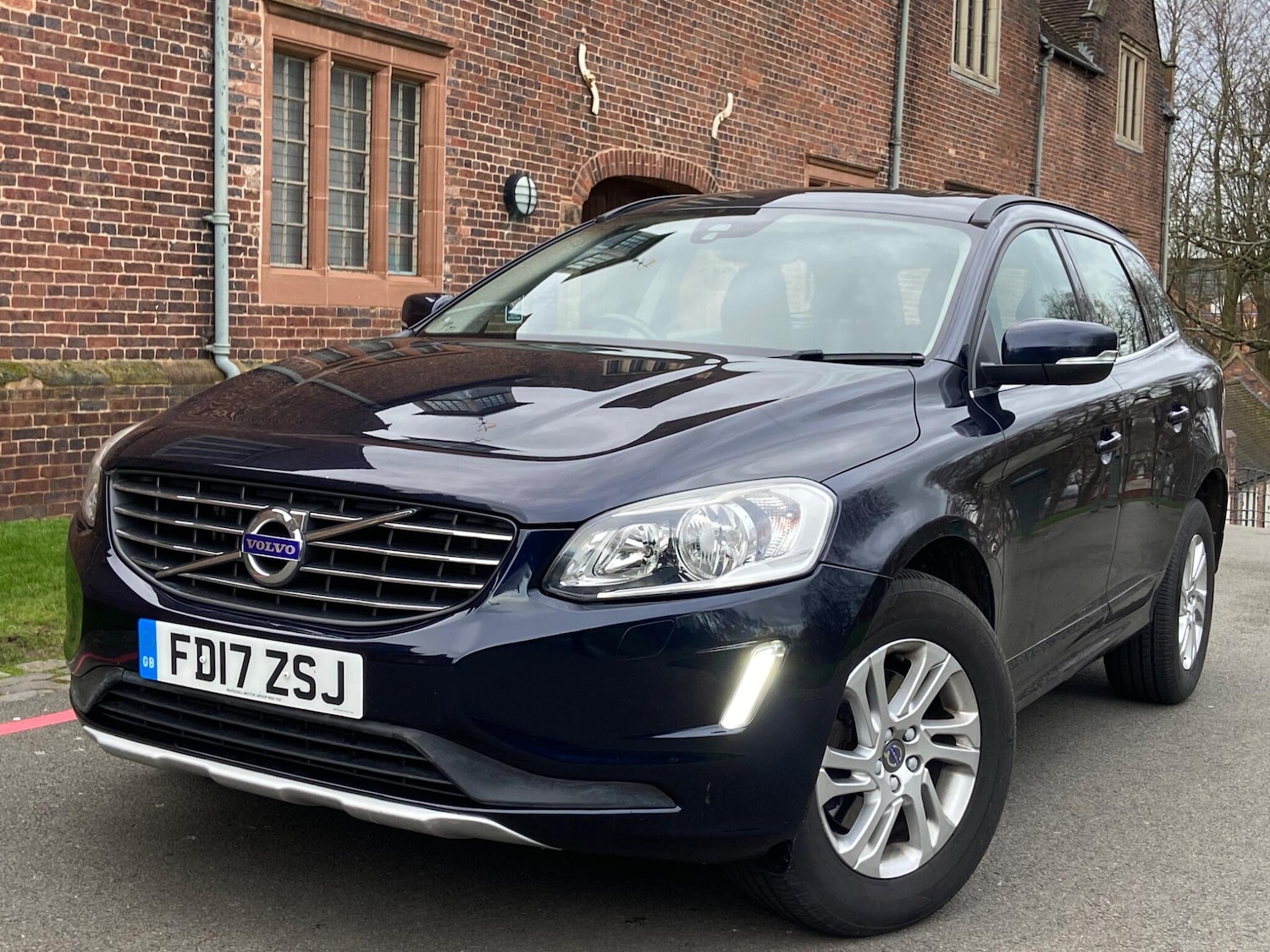 Used Volvo XC60 2017 for sale - 77633000: Photo 25
