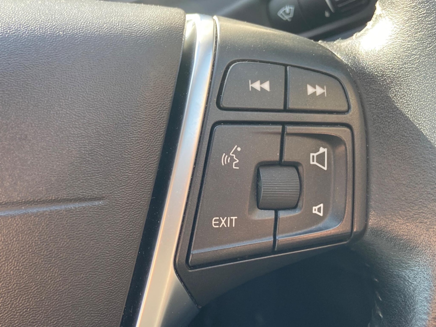 Used Volvo XC60 2016 for sale - 77970300: Photo 20