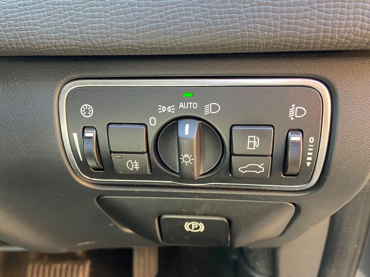 Used Volvo XC60 2016 for sale - 78157100: Photo 16