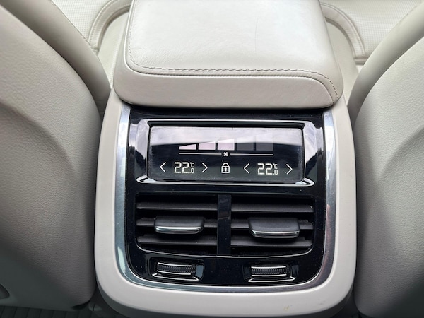Used Volvo XC60 2021 for sale - 76337090: Photo 22