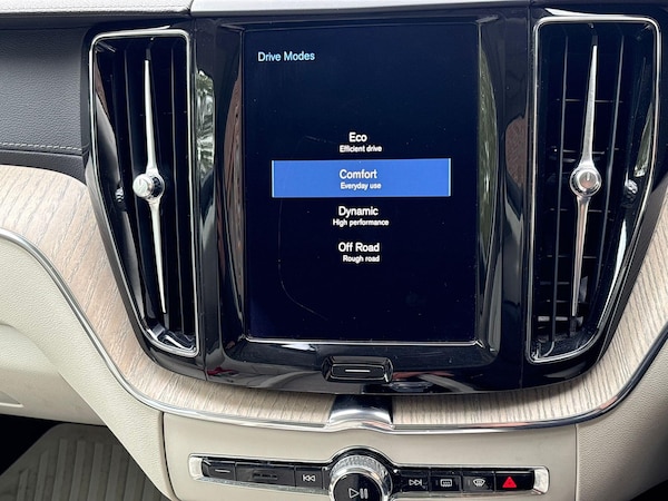 Used Volvo XC60 2021 for sale - 76337090: Photo 25