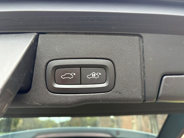 Used Volvo XC60 2021 for sale - 76337090: Photo 30