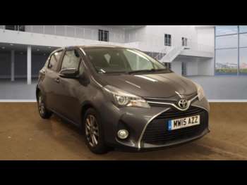 Used Toyota Yaris 2015 for sale - 74645104: Photo