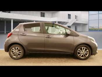 Used Toyota Yaris 2015 for sale - 74645104: Photo