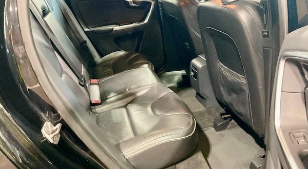 Used Volvo XC60 2015 for sale - 76158565: Photo 8
