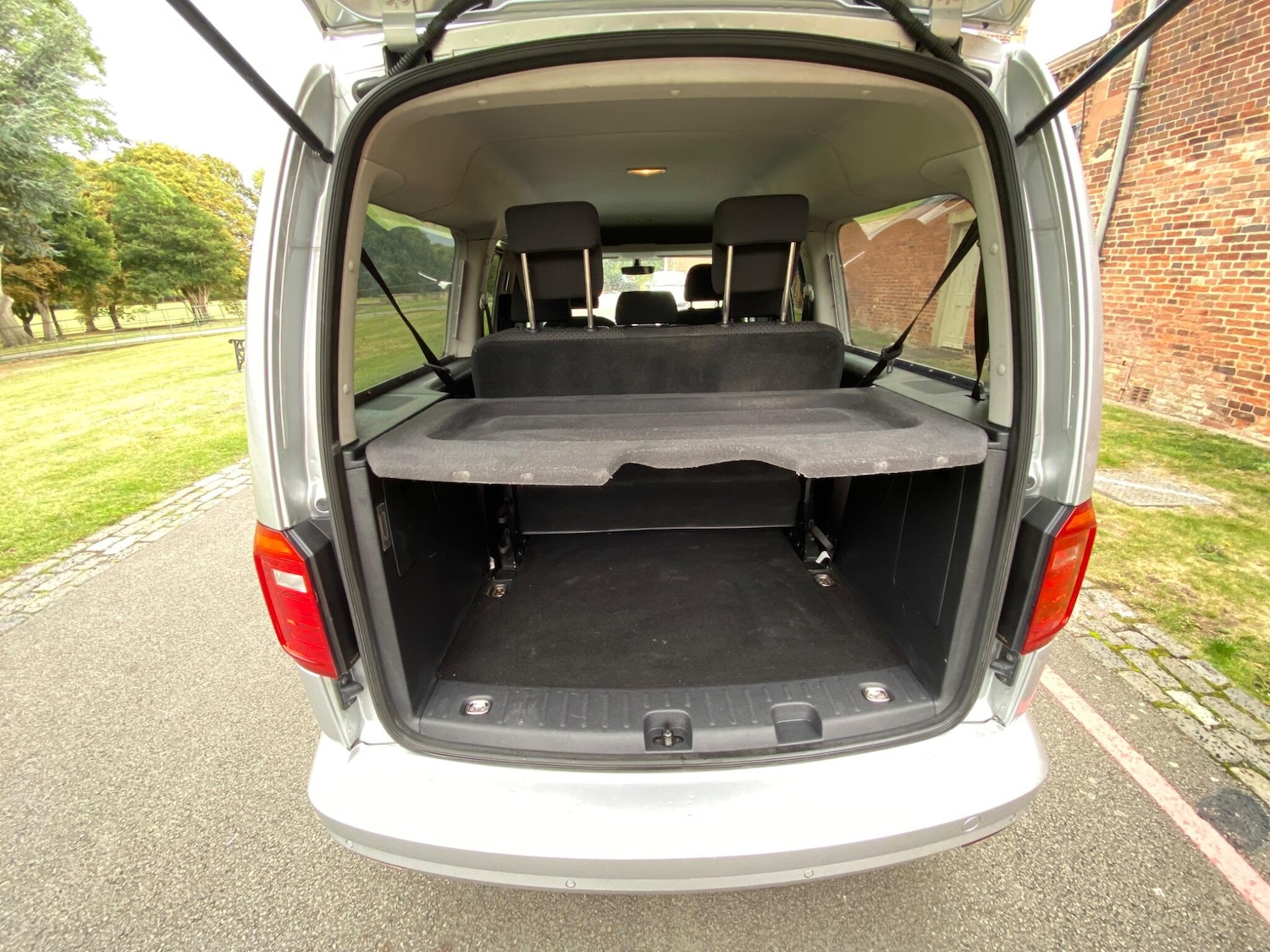 Used Volkswagen Caddy Maxi Life 2019 for sale - 76360516: Photo 19