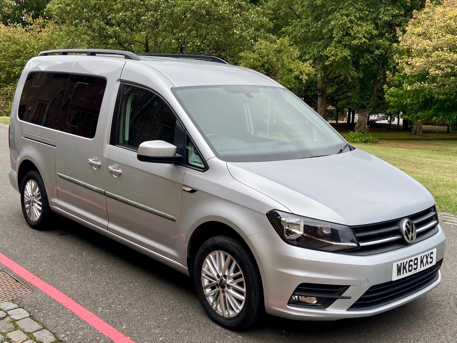 Used Volkswagen Caddy Maxi Life 2019 for sale - 76360516: Photo 2