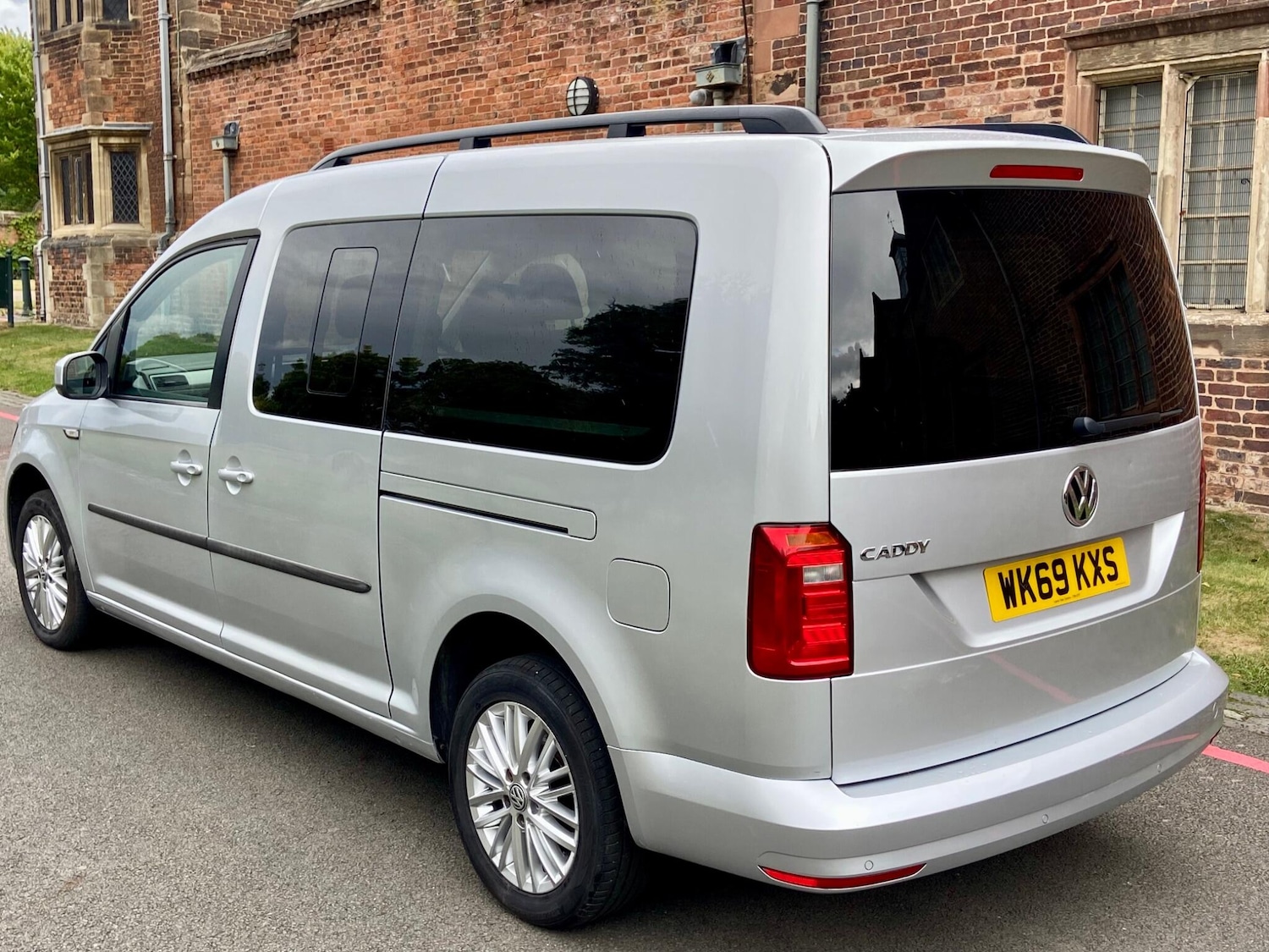 Used Volkswagen Caddy Maxi Life 2019 for sale - 76360516: Photo 5