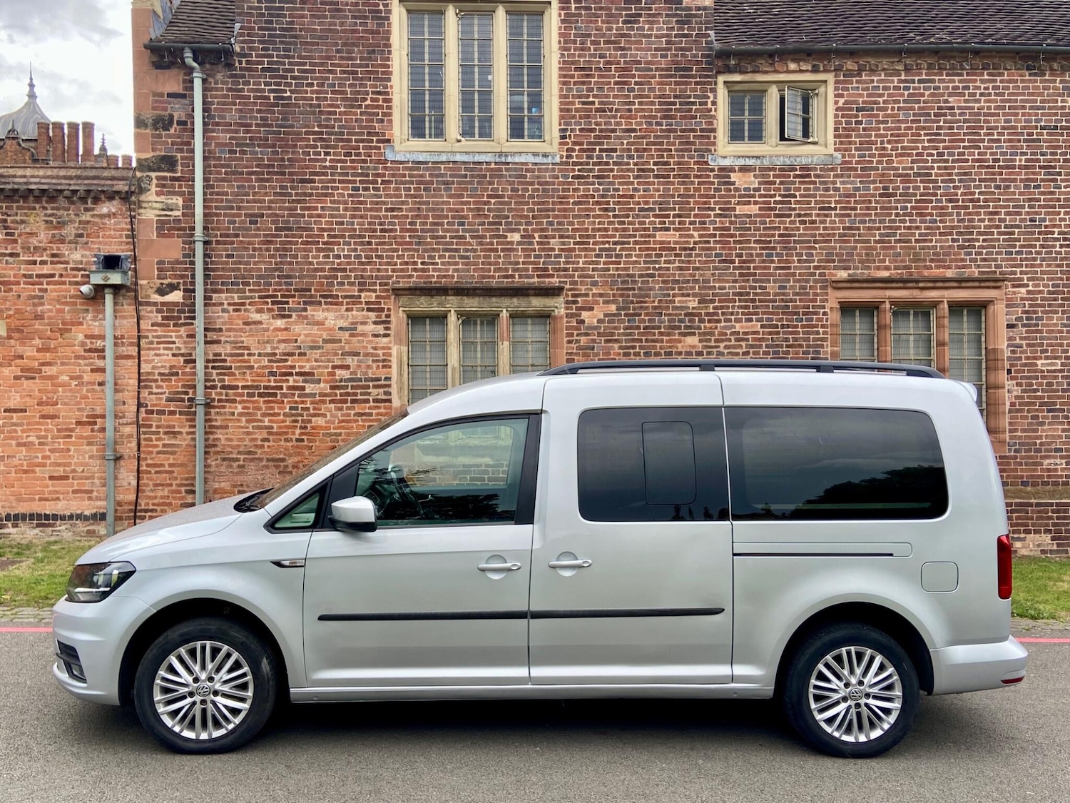 Used Volkswagen Caddy Maxi Life 2019 for sale - 76360516: Photo 8