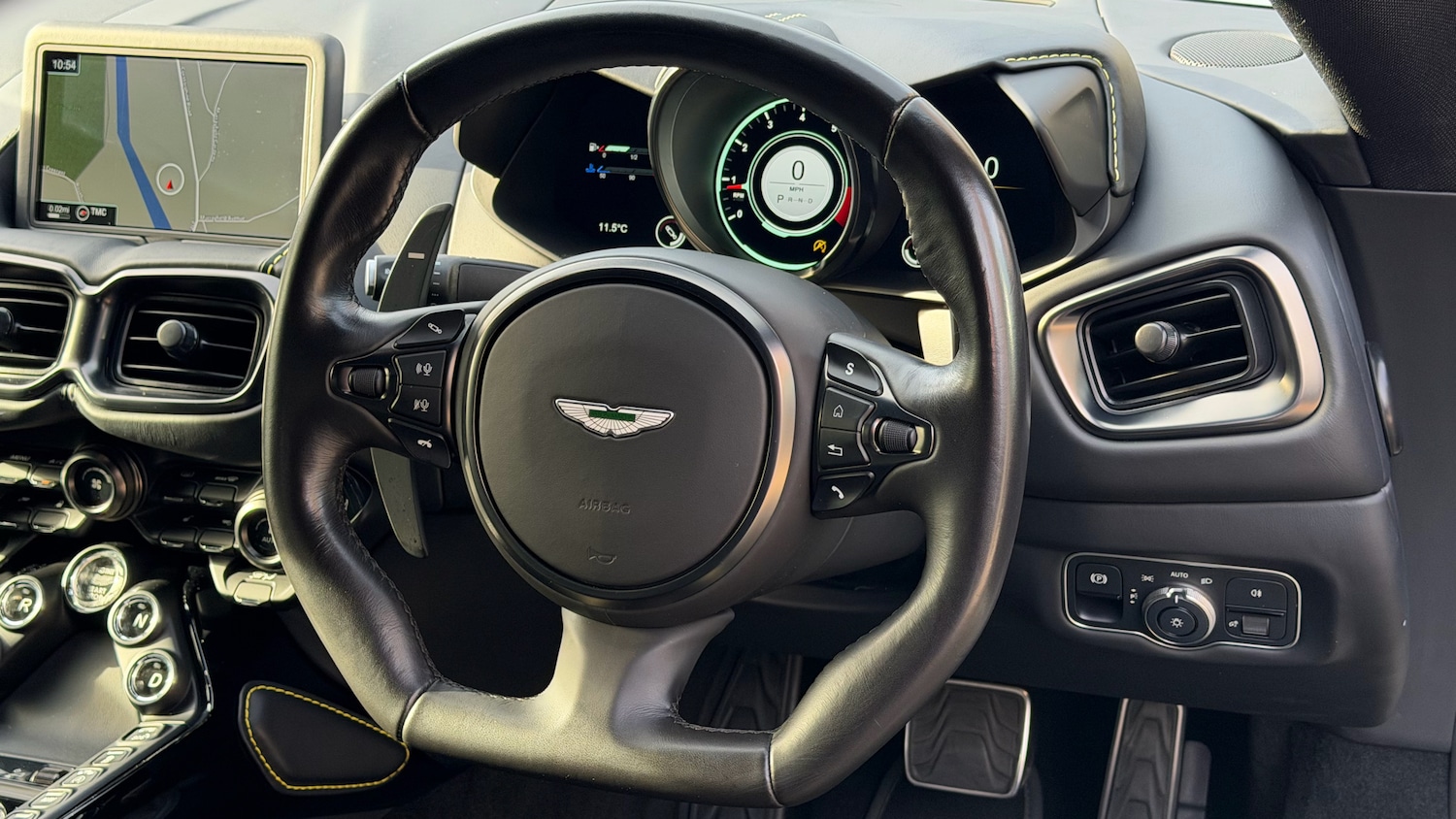 Used Aston Martin Vantage 2022 for sale - 76430702: Photo 11