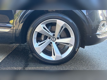 Used Bentley Bentayga 2016 for sale - 77118350: Photo