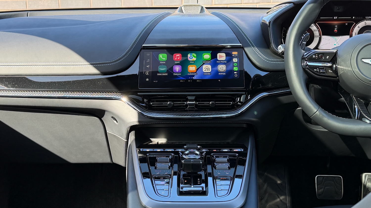 Used Aston Martin DBX 2026 for sale - 78070247: Photo 10