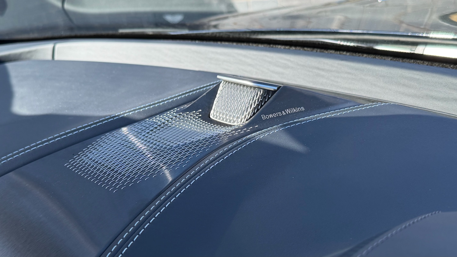 Used Aston Martin DBX 2026 for sale - 78070247: Photo 18