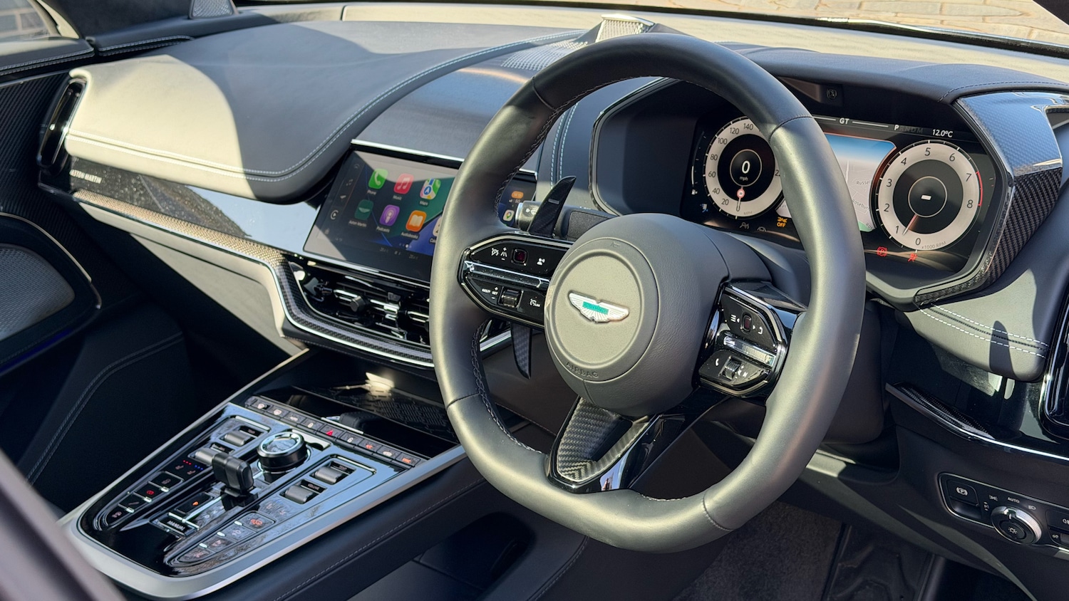 Used Aston Martin DBX 2026 for sale - 78070247: Photo 3