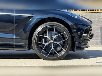 Used Aston Martin DBX 2026 for sale - 78070247: Photo