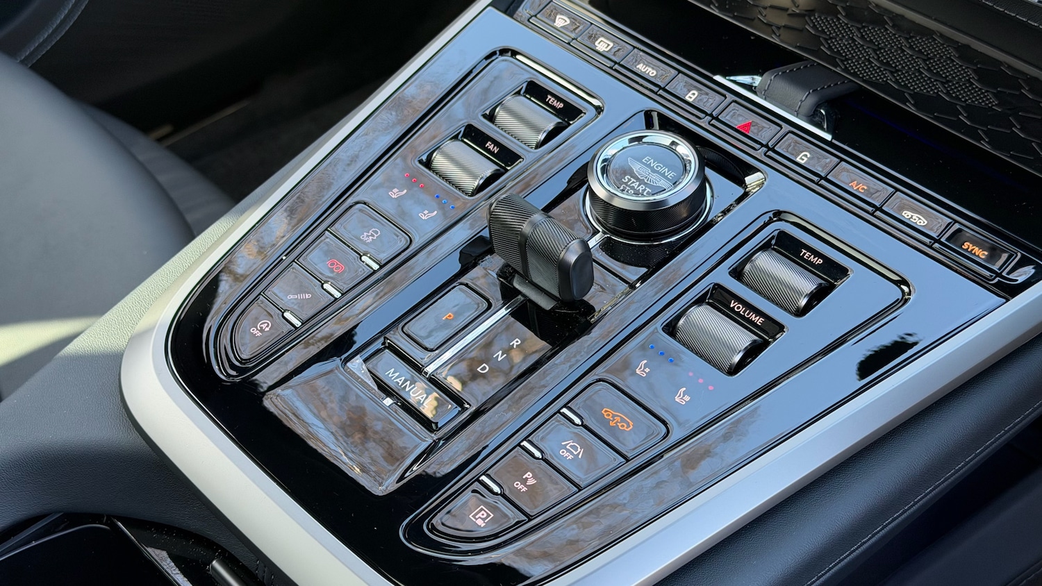 Used Aston Martin DBX 2026 for sale - 78070247: Photo 6