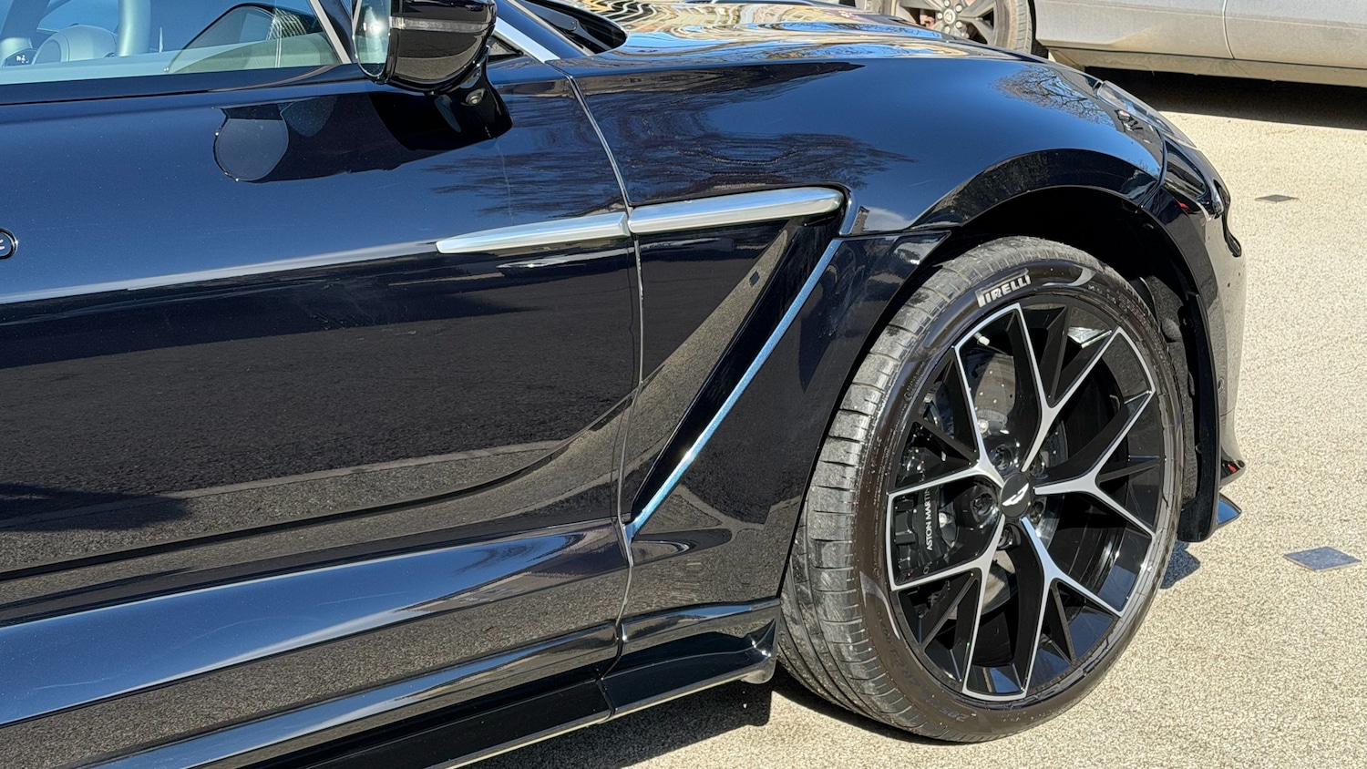 Used Aston Martin DBX 2026 for sale - 78070247: Photo 9