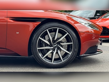 Used Aston Martin DB11 2017 for sale - 75338259: Photo