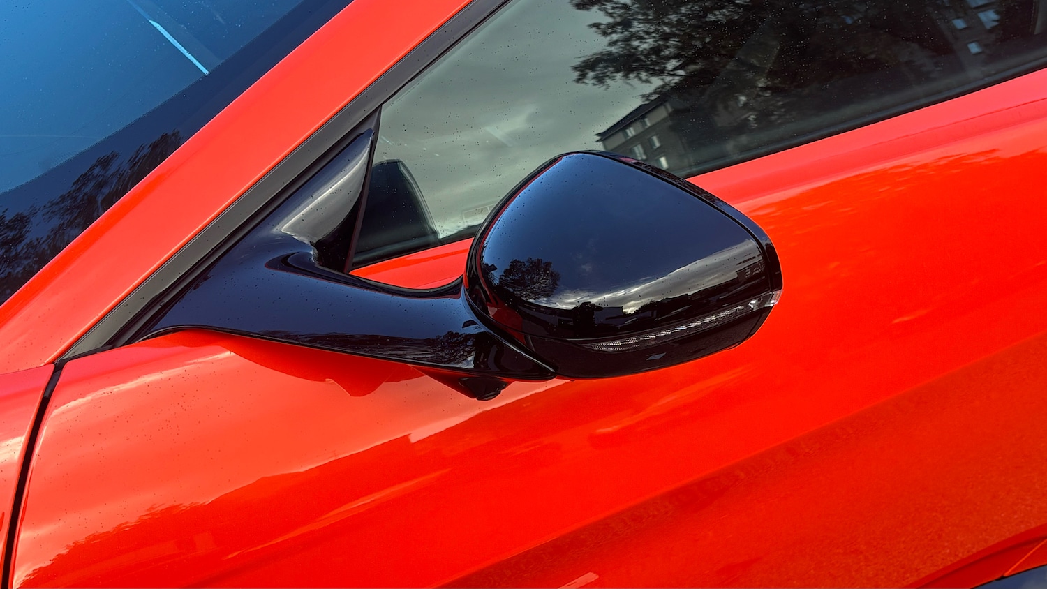 Used Aston Martin Vantage for sale - 76725777: Photo 15