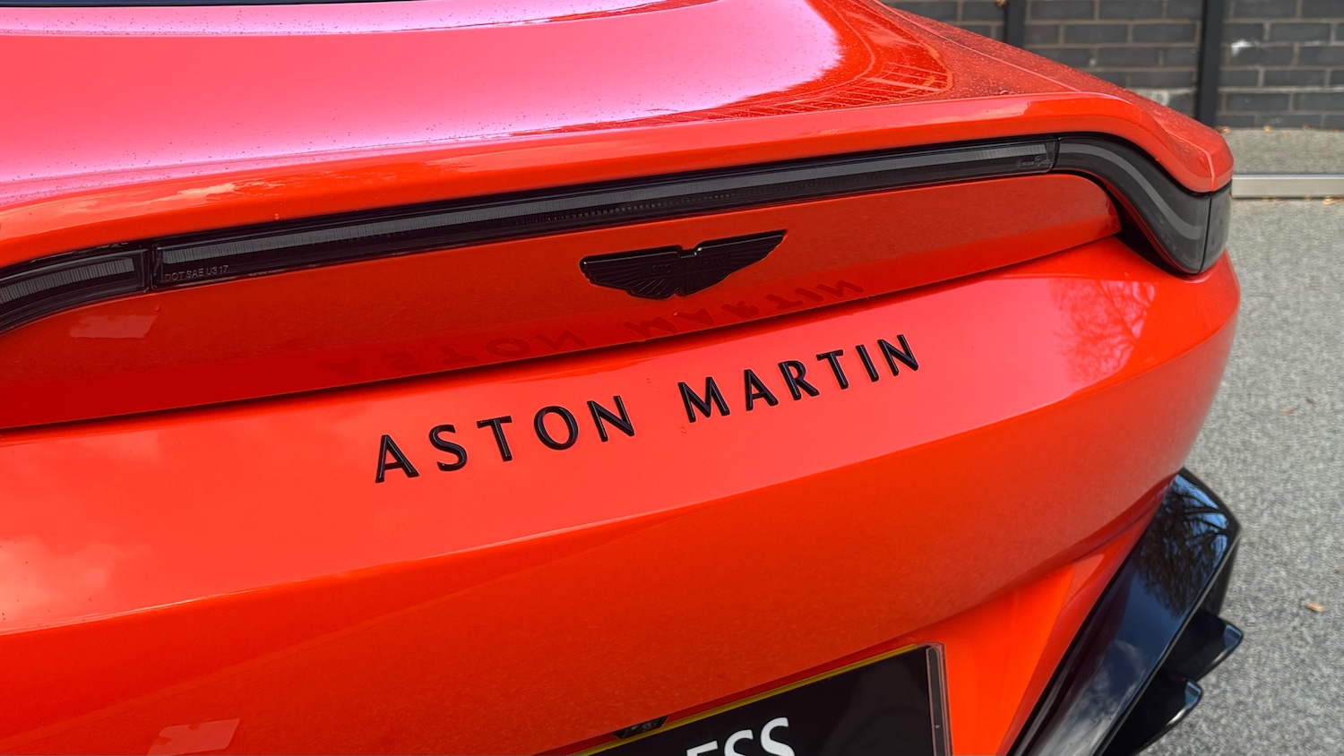 Used Aston Martin Vantage for sale - 76725777: Photo 17