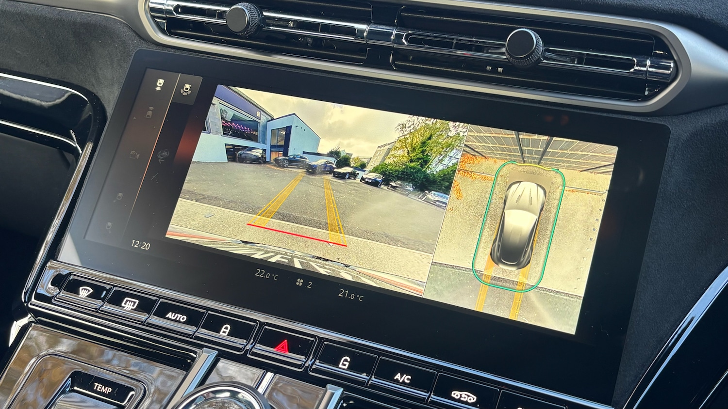 Used Aston Martin Vantage for sale - 76725777: Photo 21