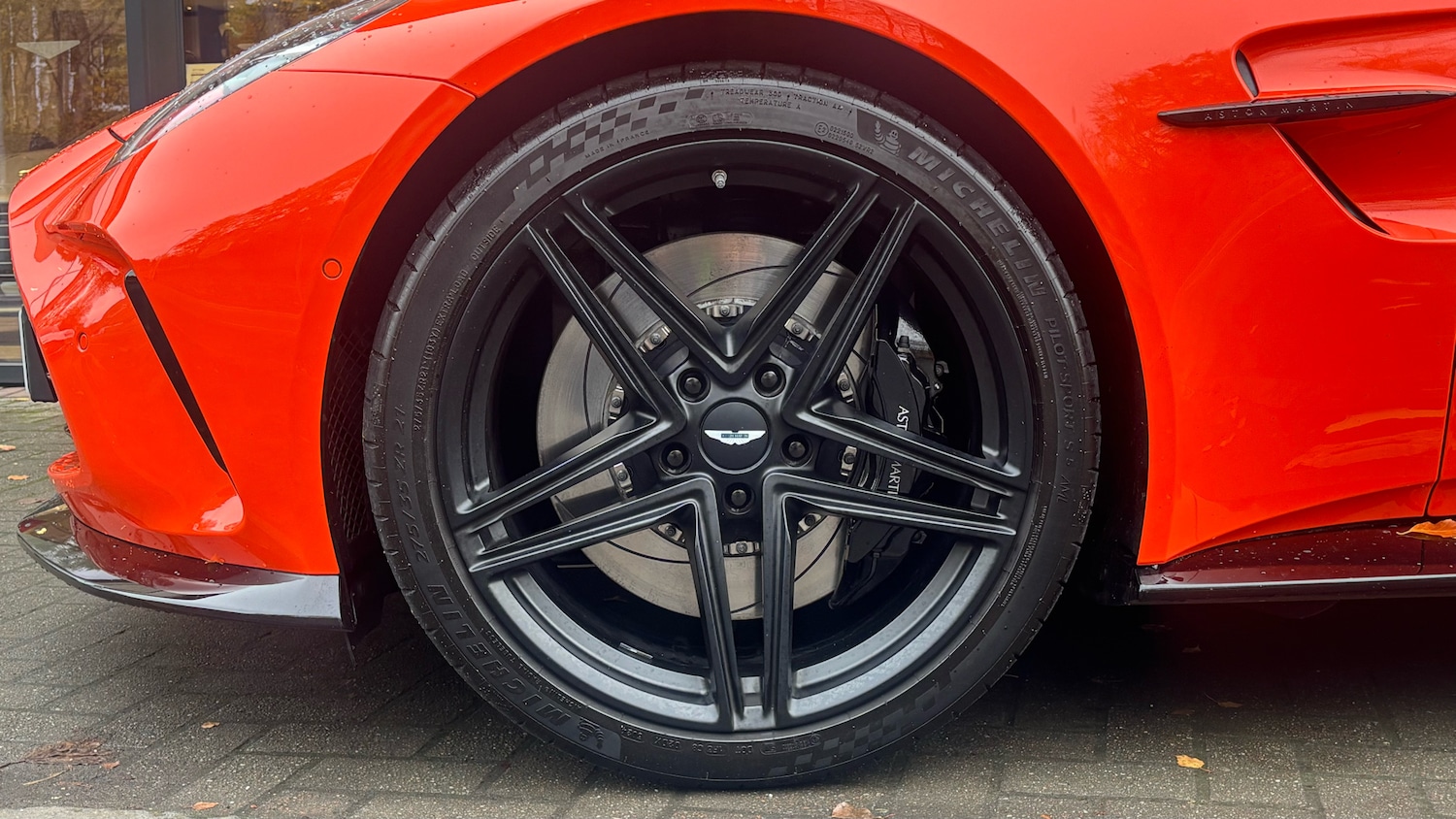 Used Aston Martin Vantage for sale - 76725777: Photo 4