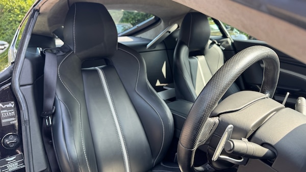 Used Aston Martin Vantage 2014 for sale - 75530180: Photo 12
