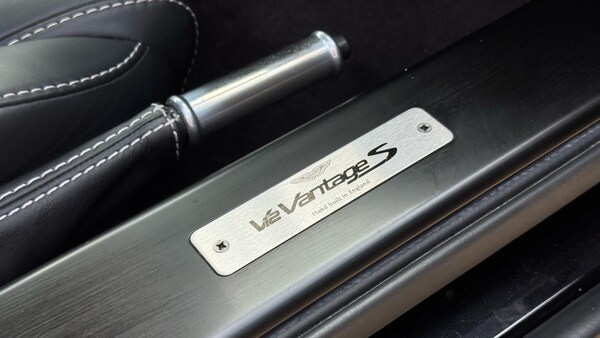 Used Aston Martin Vantage 2014 for sale - 75530180: Photo 16