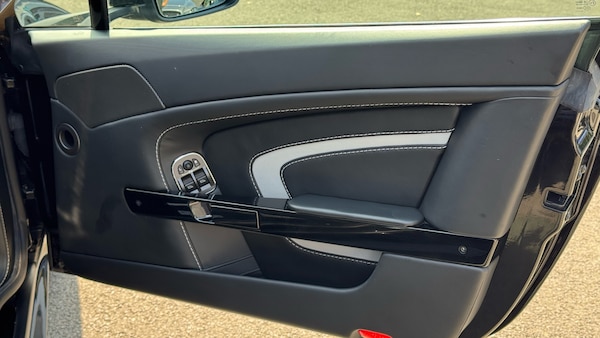 Used Aston Martin Vantage 2014 for sale - 75530180: Photo 23