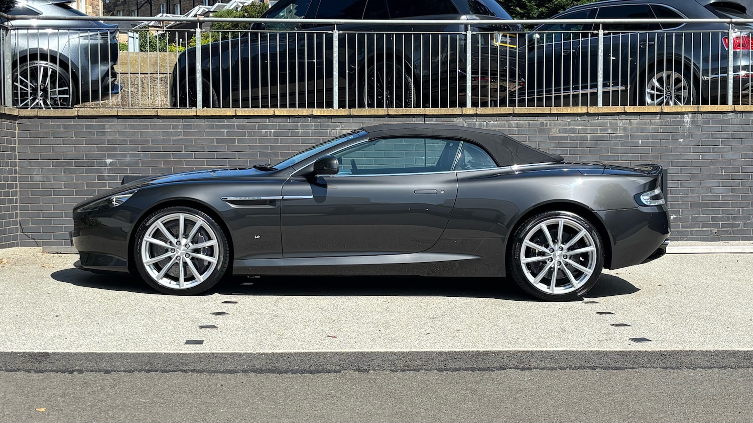 Used Aston Martin DB9 2017 for sale - 76346945: Photo 15