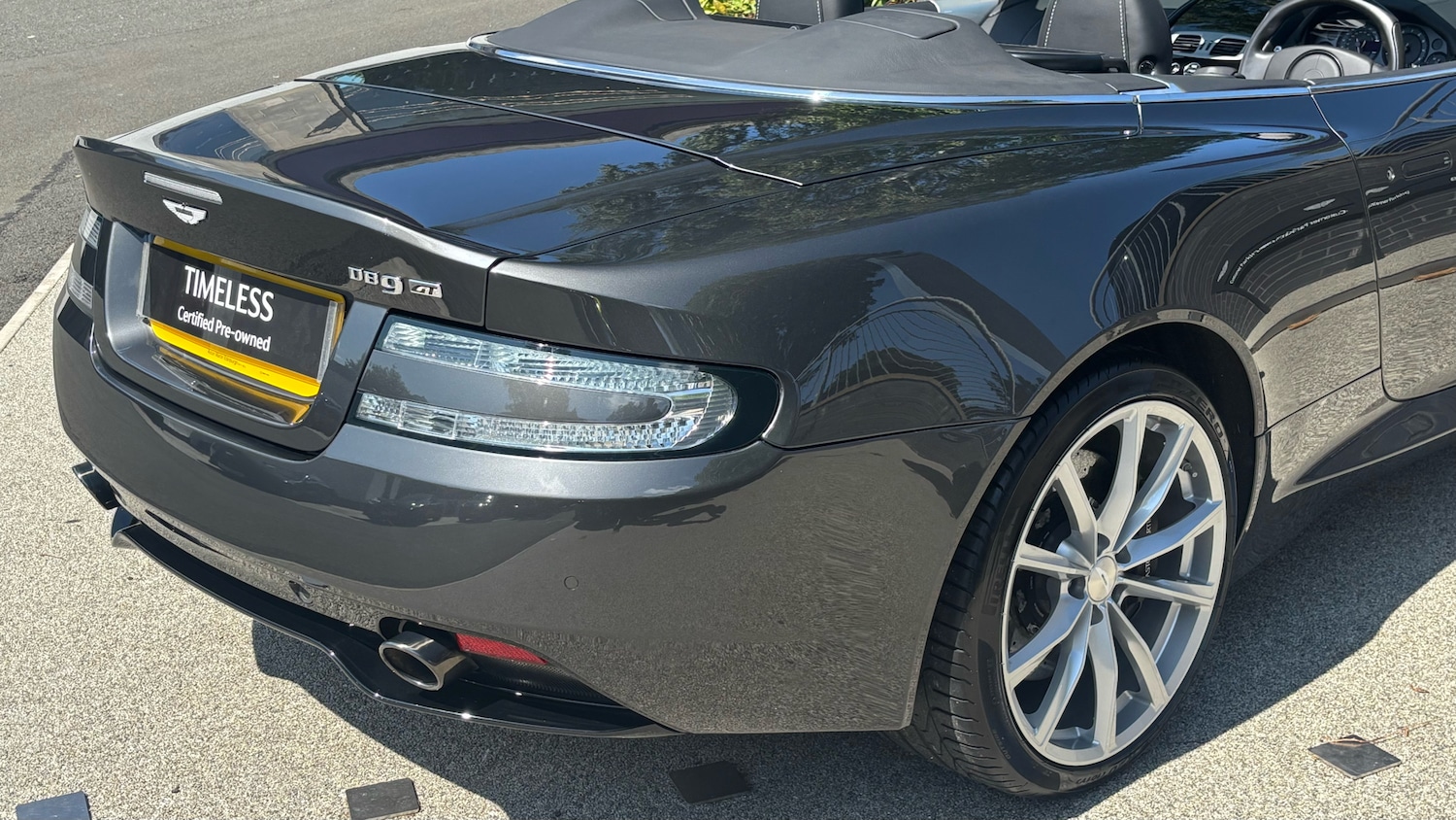 Used Aston Martin DB9 2017 for sale - 76346945: Photo 8