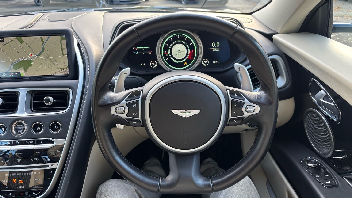 Used Aston Martin DB11 2017 for sale - 76627623: Photo 11