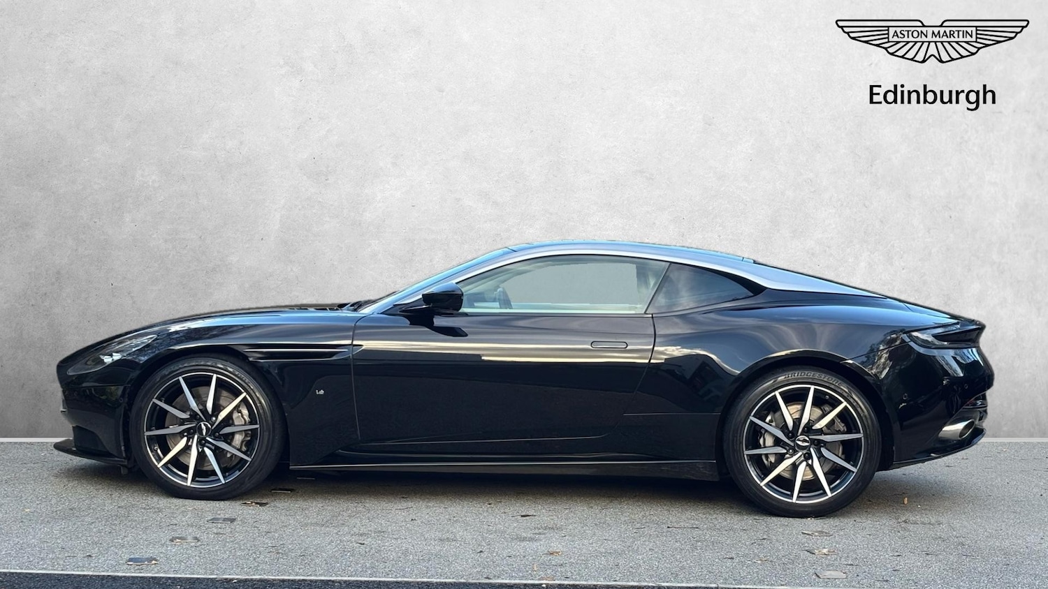 Used Aston Martin DB11 2017 for sale - 76627623: Photo 13