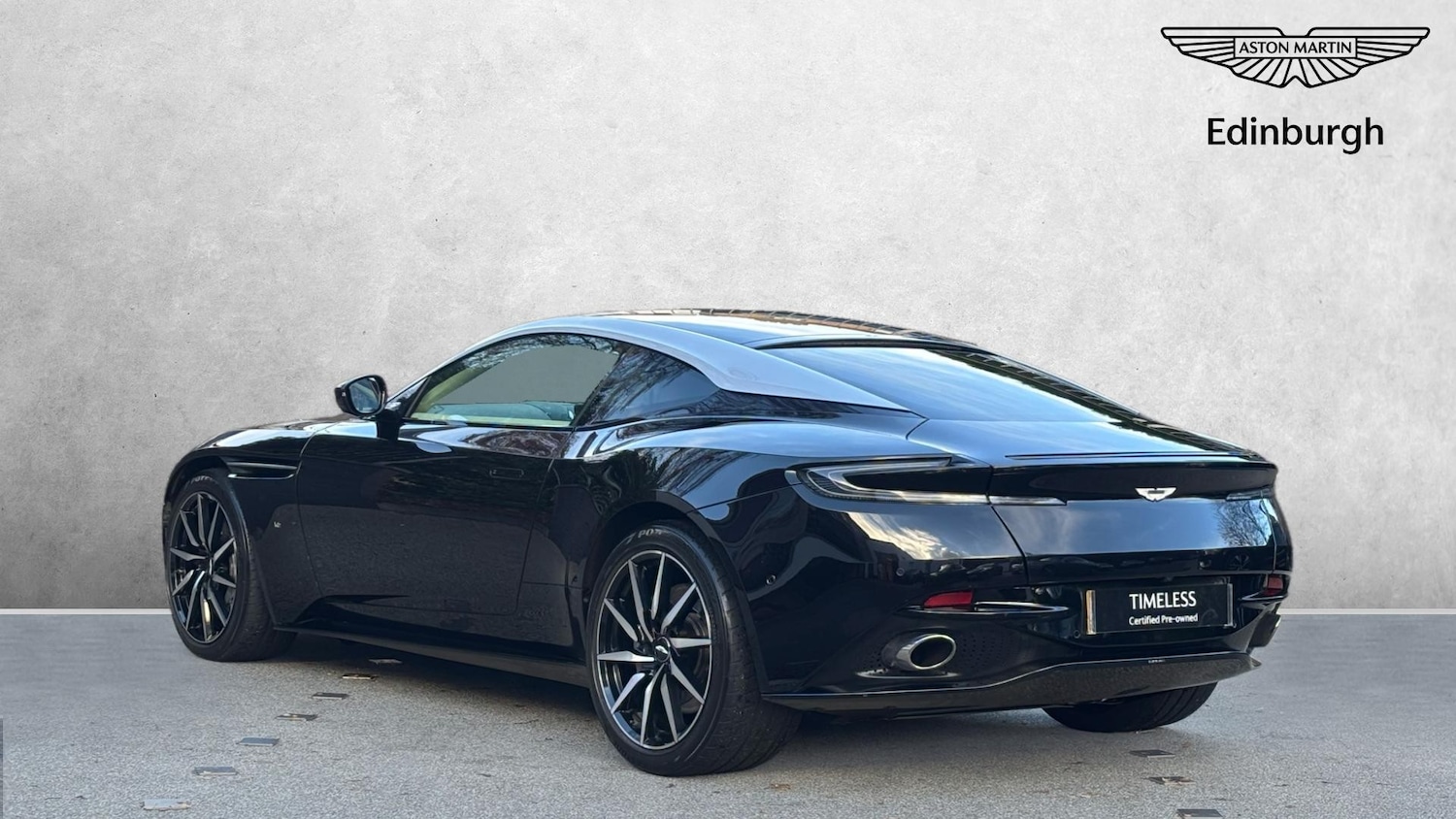 Used Aston Martin DB11 2017 for sale - 76627623: Photo 2