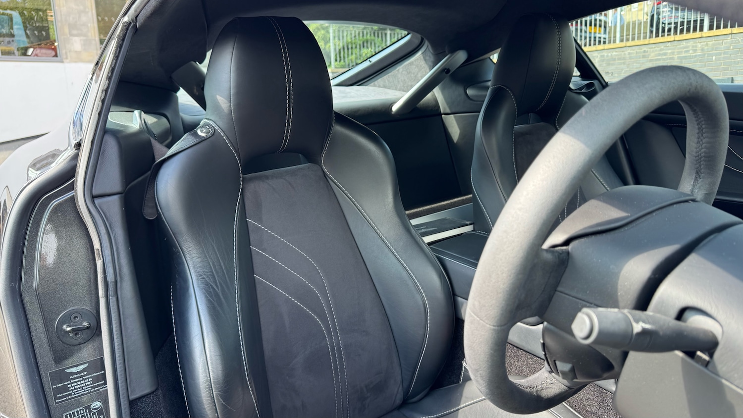 Used Aston Martin Vantage 2014 for sale - 76770174: Photo 12