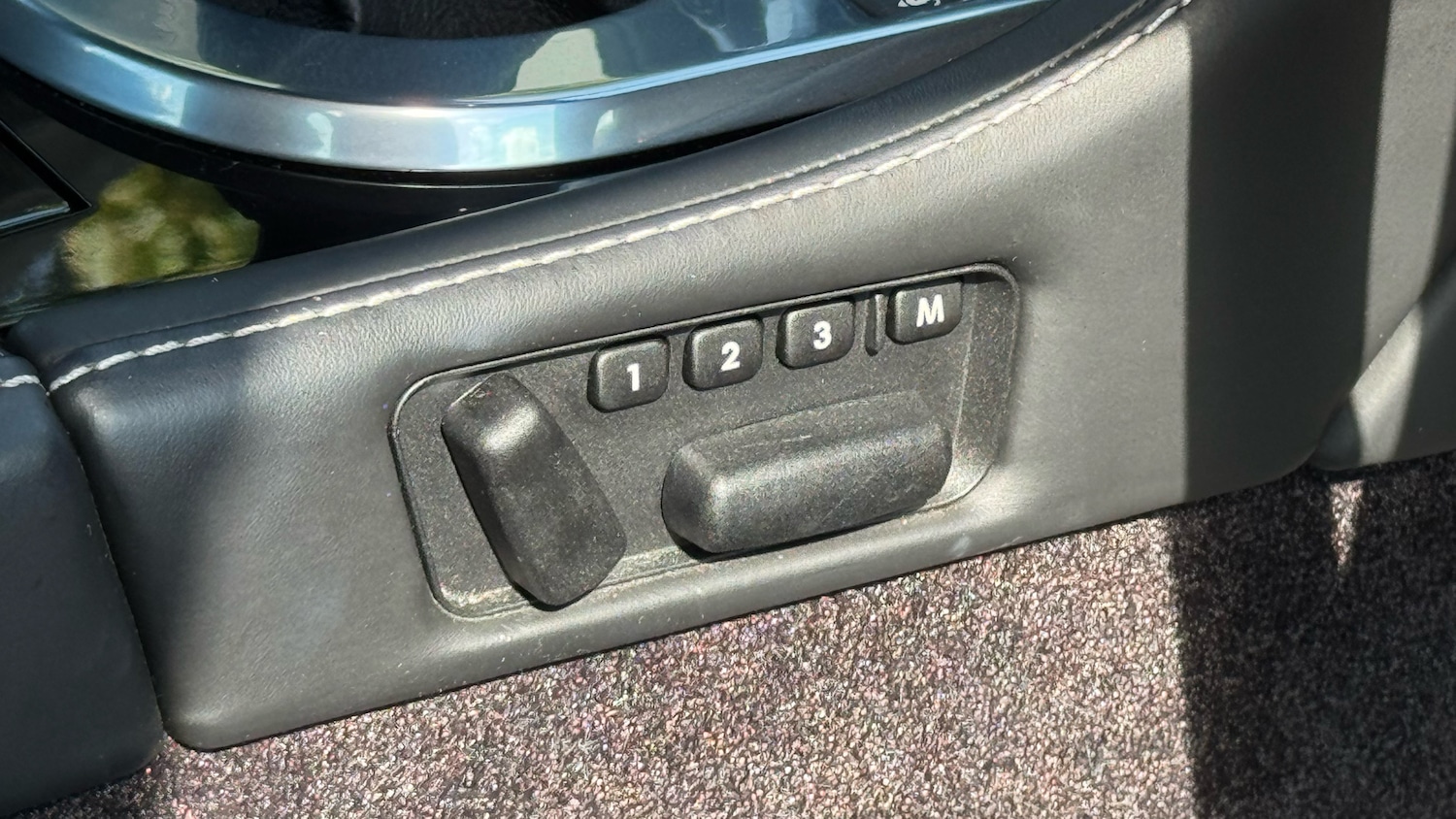 Used Aston Martin Vantage 2014 for sale - 76770174: Photo 17