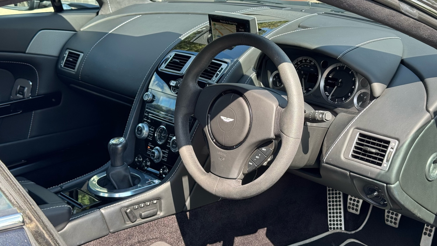 Used Aston Martin Vantage 2014 for sale - 76770174: Photo 3