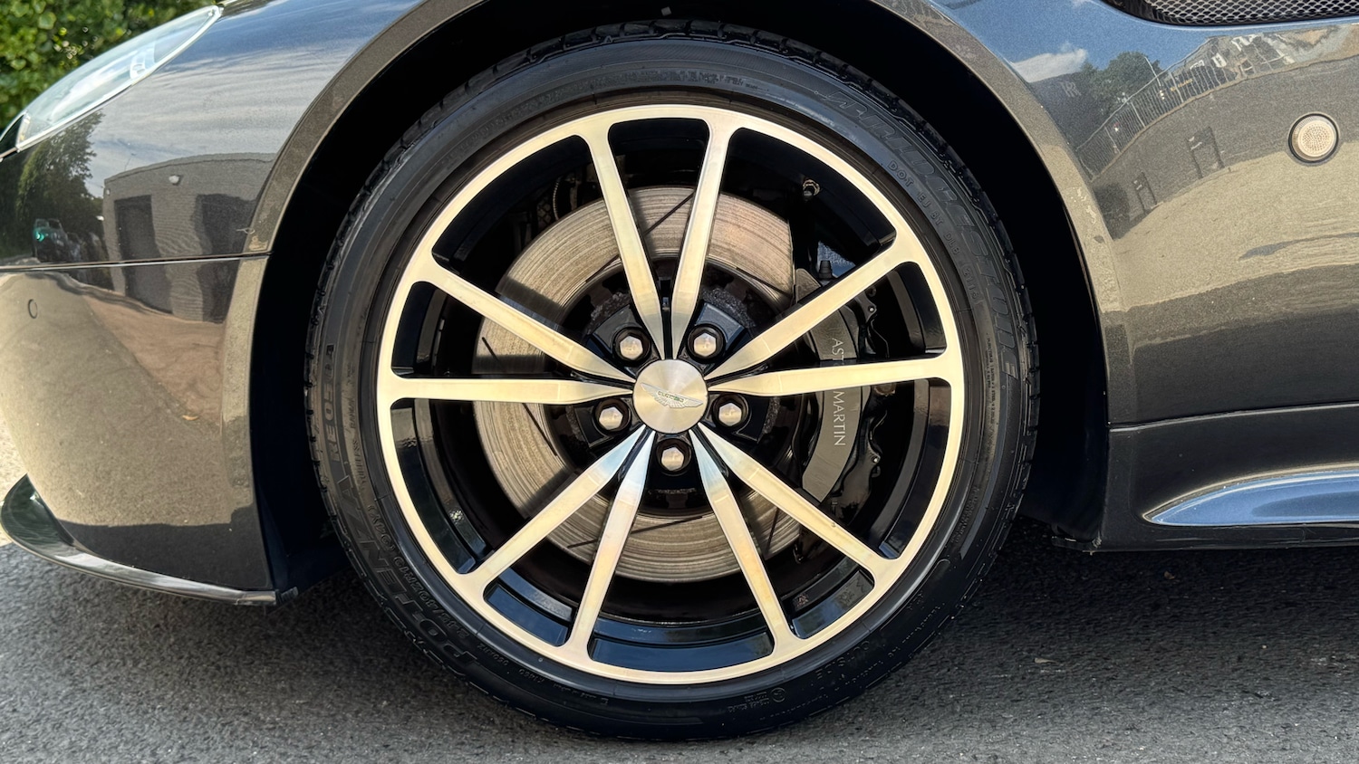 Used Aston Martin Vantage 2014 for sale - 76770174: Photo 4