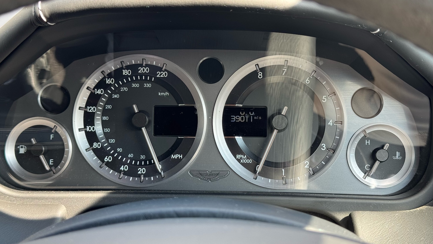 Used Aston Martin Vantage 2014 for sale - 76770174: Photo 6