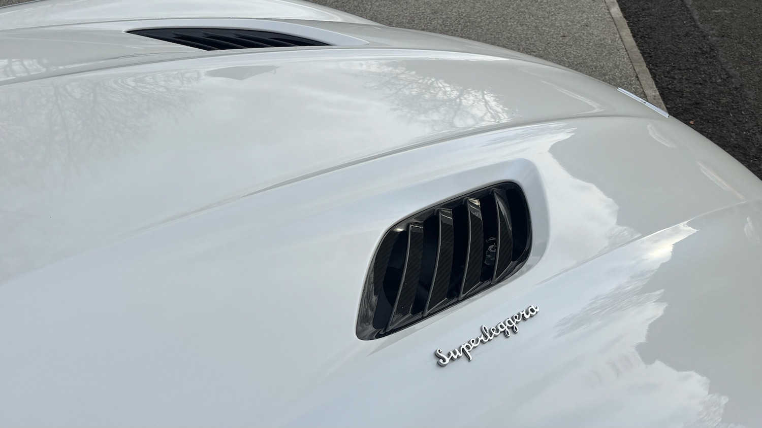 Used Aston Martin DBS 2021 for sale - 77385143: Photo 19