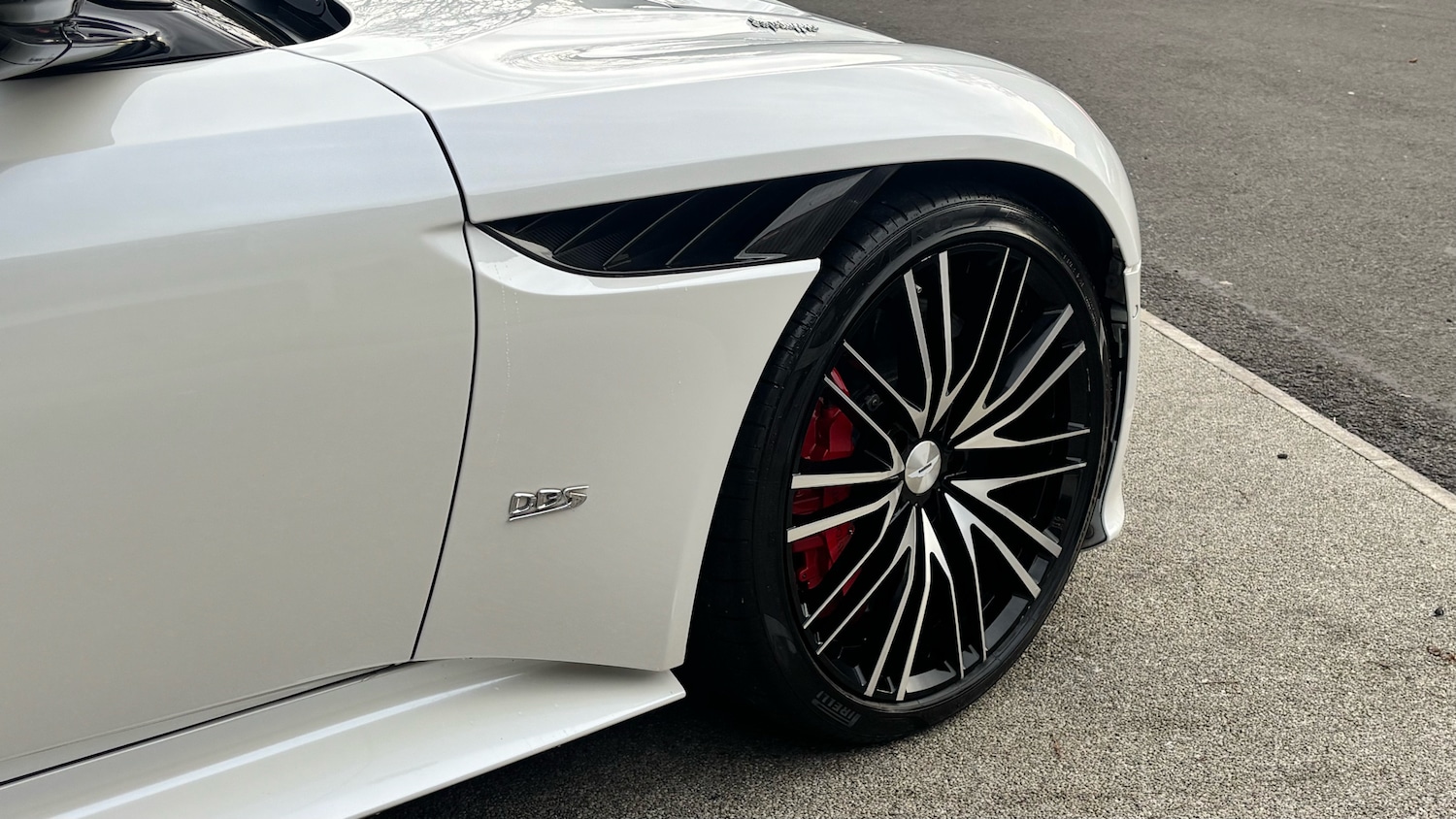 Used Aston Martin DBS 2021 for sale - 77385143: Photo 9