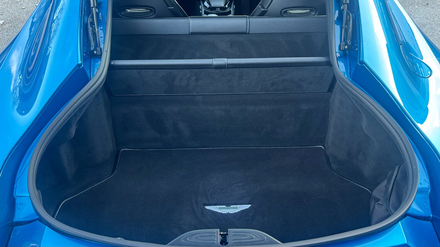 Used Aston Martin Vantage 2019 for sale - 76455009: Photo 16