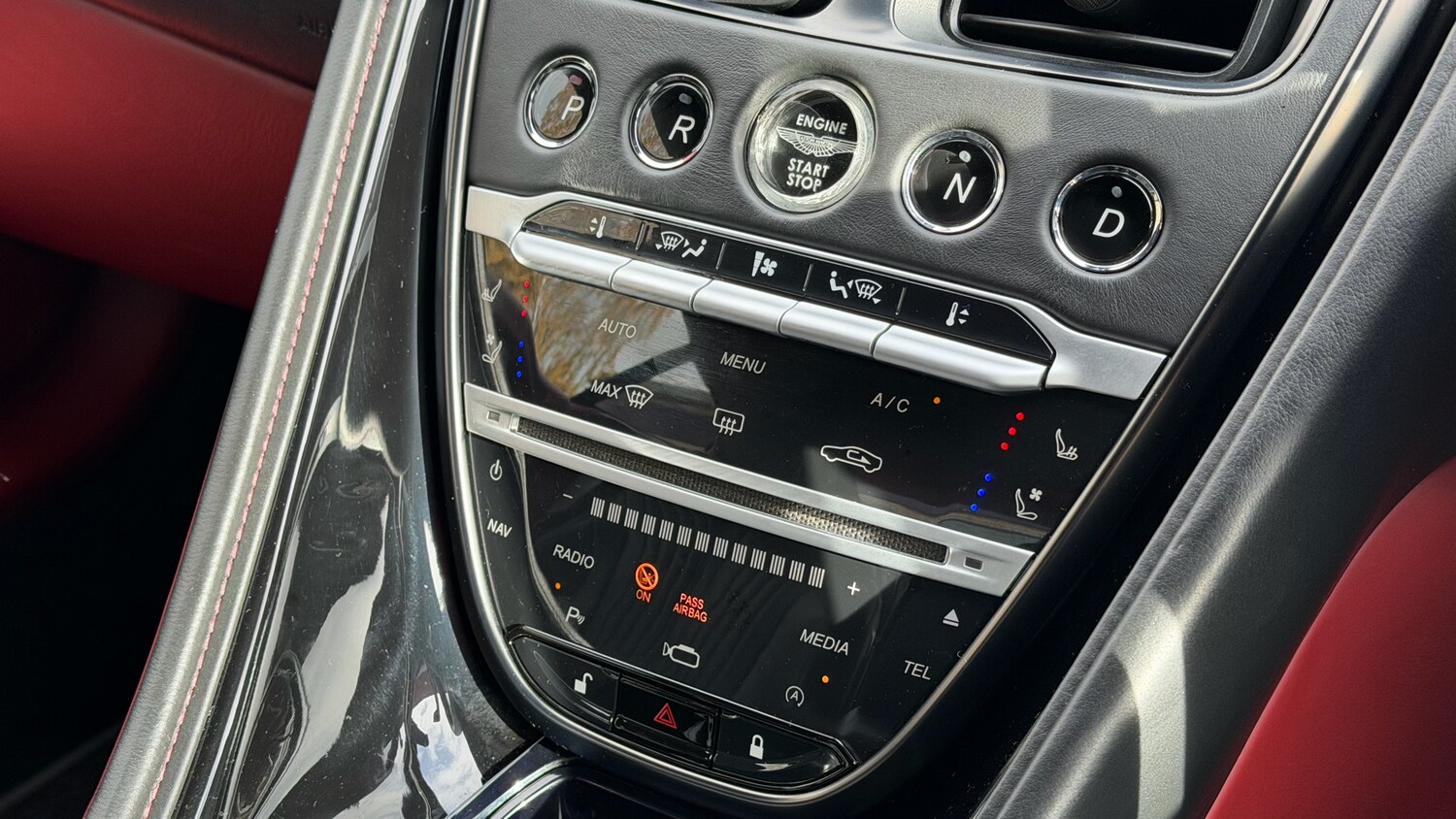 Used Aston Martin DB11 2020 for sale - 76346935: Photo 18