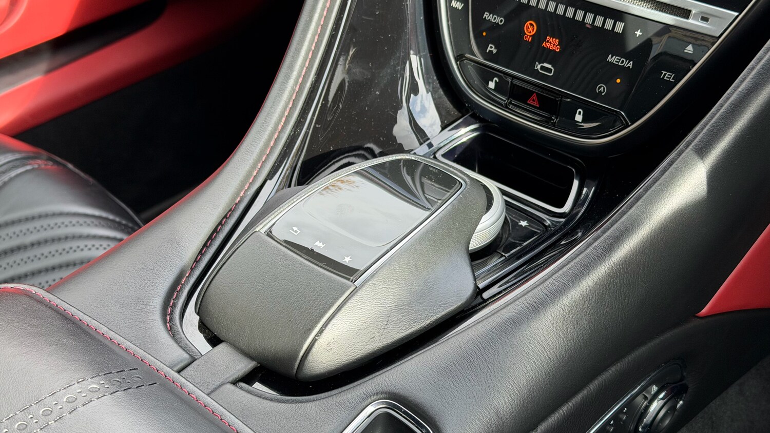 Used Aston Martin DB11 2020 for sale - 76346935: Photo 19