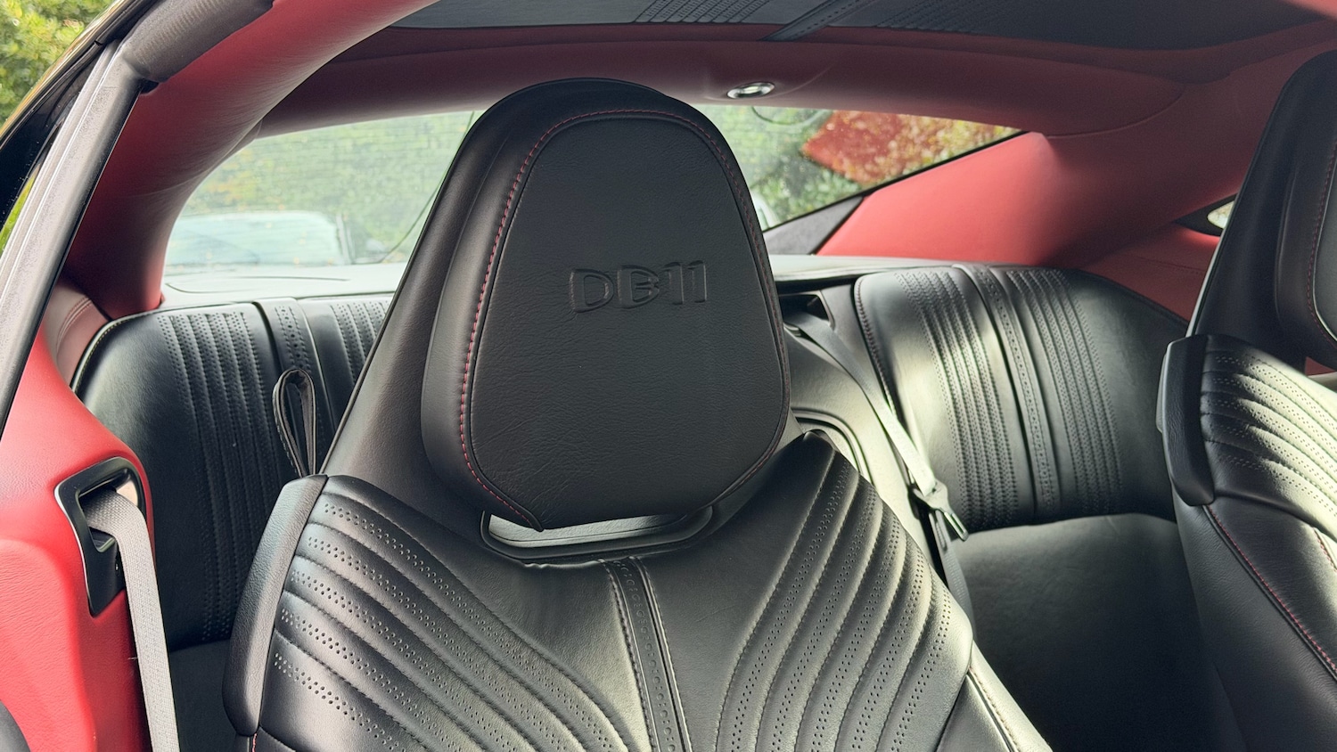 Used Aston Martin DB11 2020 for sale - 76346935: Photo 5