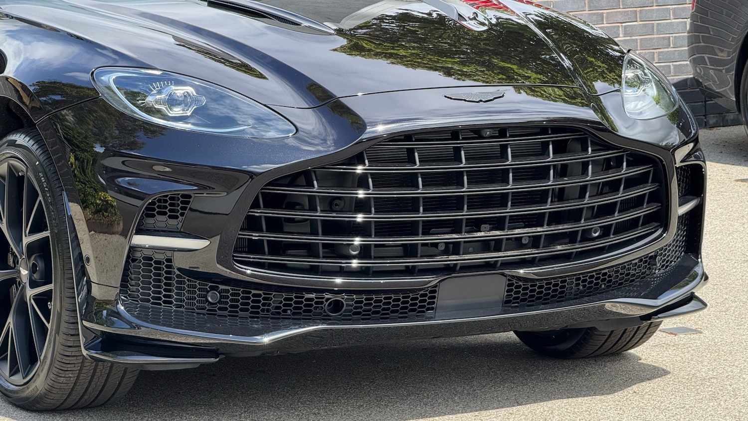 Used Aston Martin DBX 2025 for sale - 77173254: Photo 15