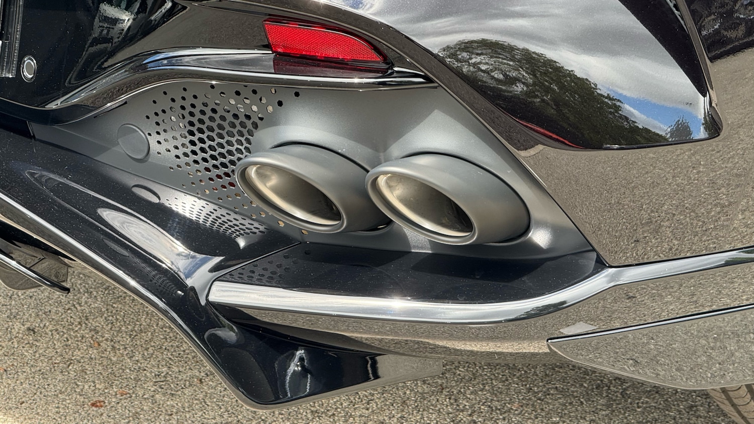 Used Aston Martin DBX 2025 for sale - 77173254: Photo 16