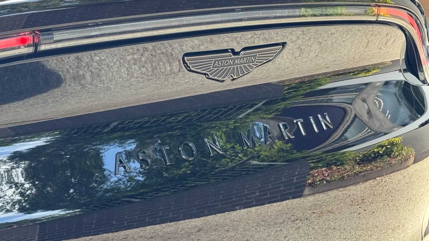 Used Aston Martin DBX 2025 for sale - 77173254: Photo 18