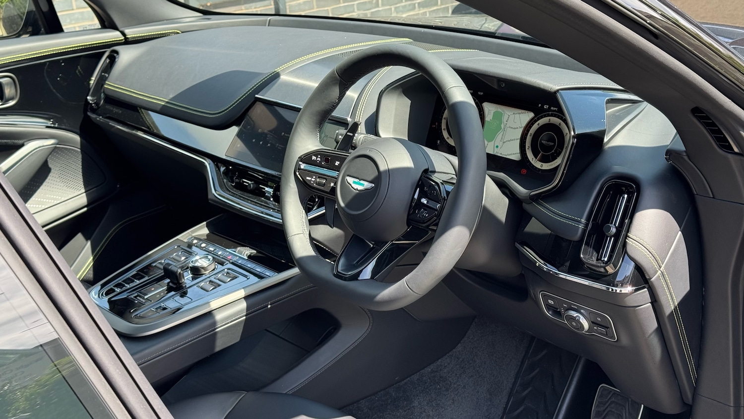 Used Aston Martin DBX 2025 for sale - 77173254: Photo 3