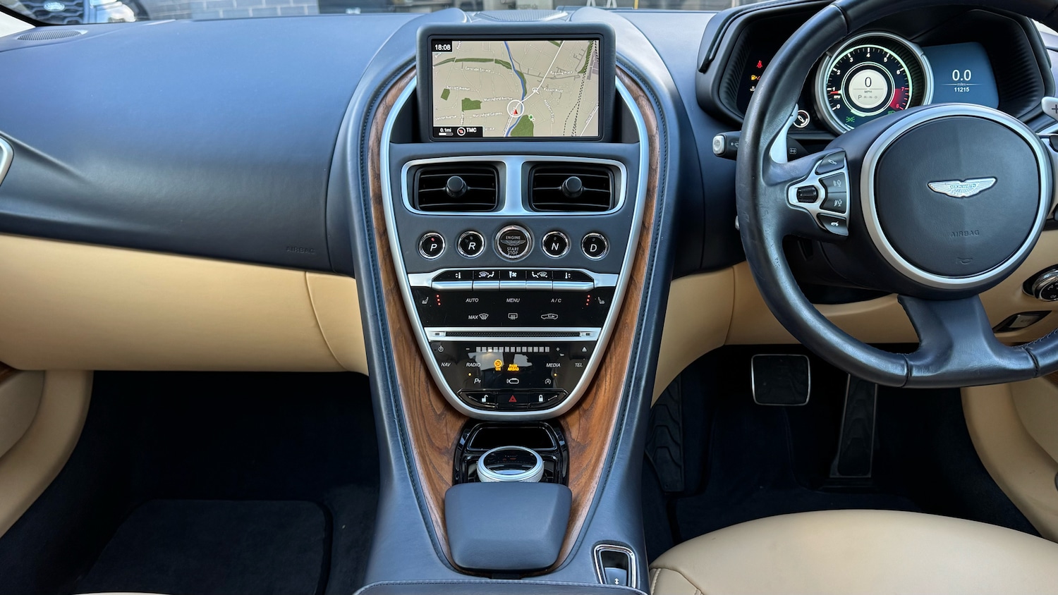 Used Aston Martin DB11 2023 for sale - 75899032: Photo 10